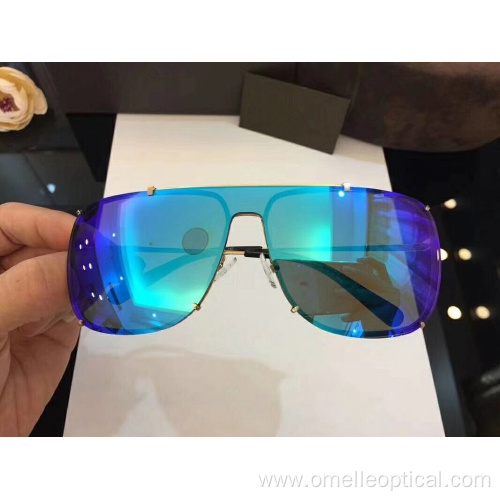 Goggle Type Man Wearing Sunglasses Wholesale